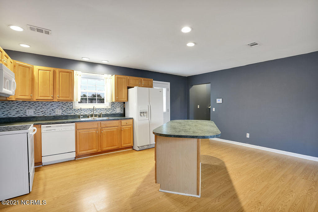 302 Burbank Road Wilmington, NC 28412 - Photo 12 of 30 302BurbankRoad-09