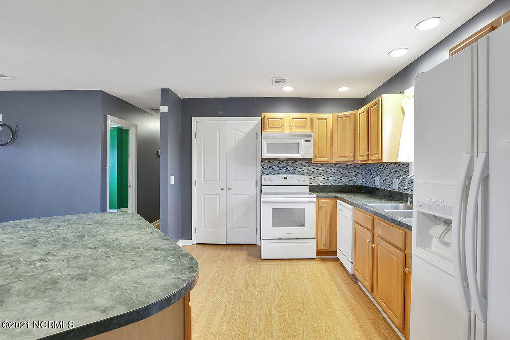 302 Burbank Road Wilmington, NC 28412 - Photo 13 of 30 302BurbankRoad-11