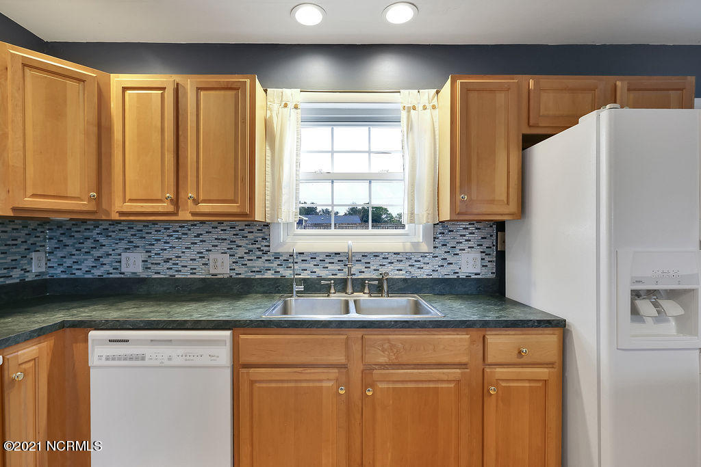 302 Burbank Road Wilmington, NC 28412 - Photo 14 of 30 302BurbankRoad-12