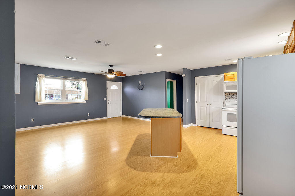 302 Burbank Road Wilmington, NC 28412 - Photo 16 of 30 302BurbankRoad-14