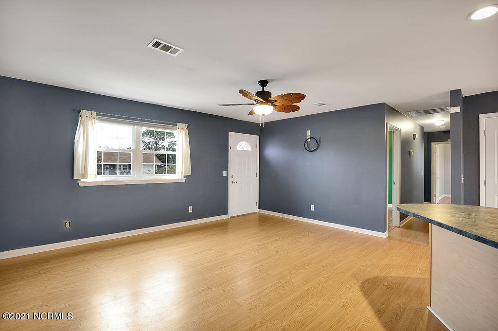 302 Burbank Road Wilmington, NC 28412 - Photo 7 of 30 302BurbankRoad-04