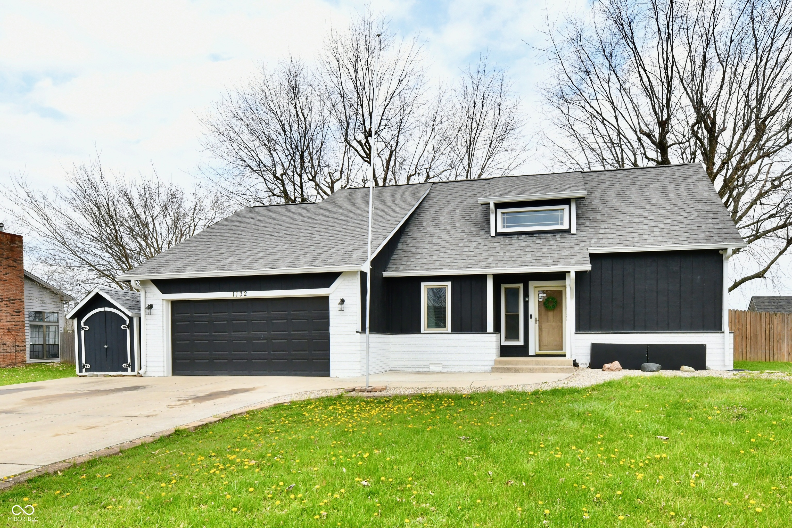 1132 Madrid Road Greenwood, IN 46143 - Photo 2 of 54