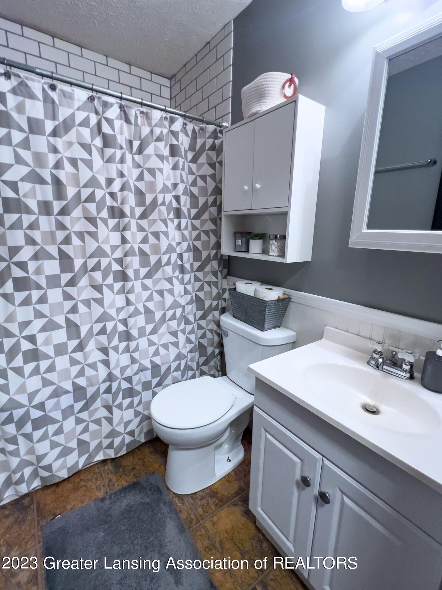 5190 Houston Road Eaton Rapids, MI 48827 - Photo 15 of 33 Bathroom 2