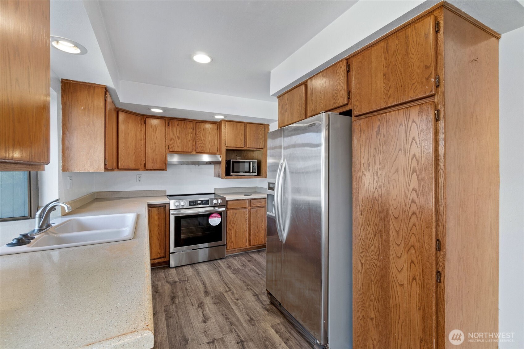 16424 126th Place Southeast Renton, WA 98058 - Photo 10 of 27 Gallery Image 10
