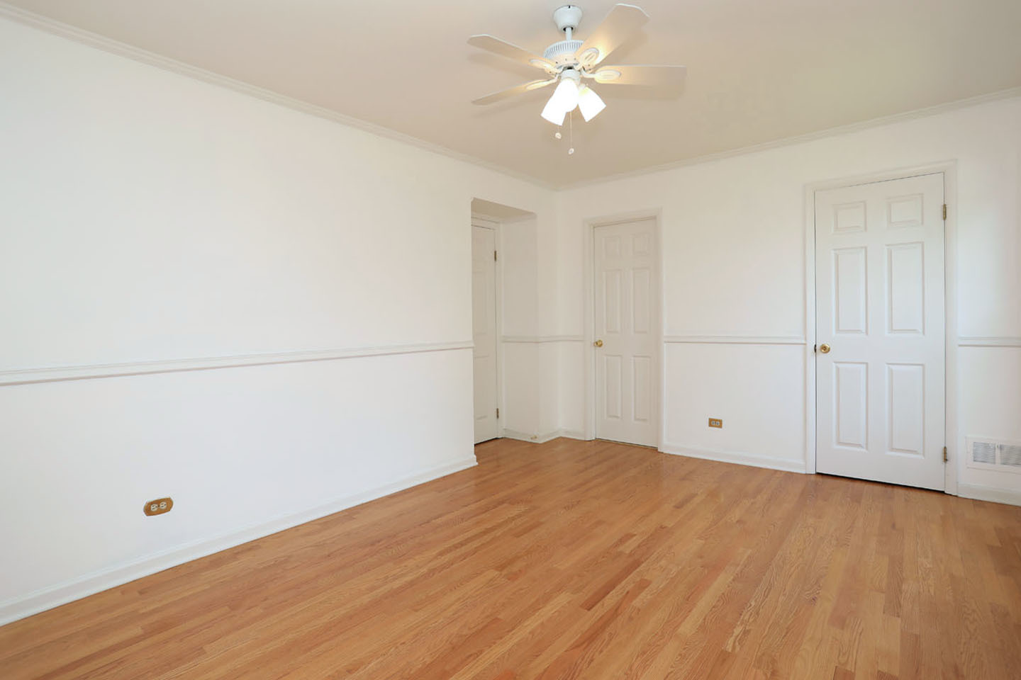 1324 Chartwell Road Schaumburg, IL 60169 - Photo 20 of 36