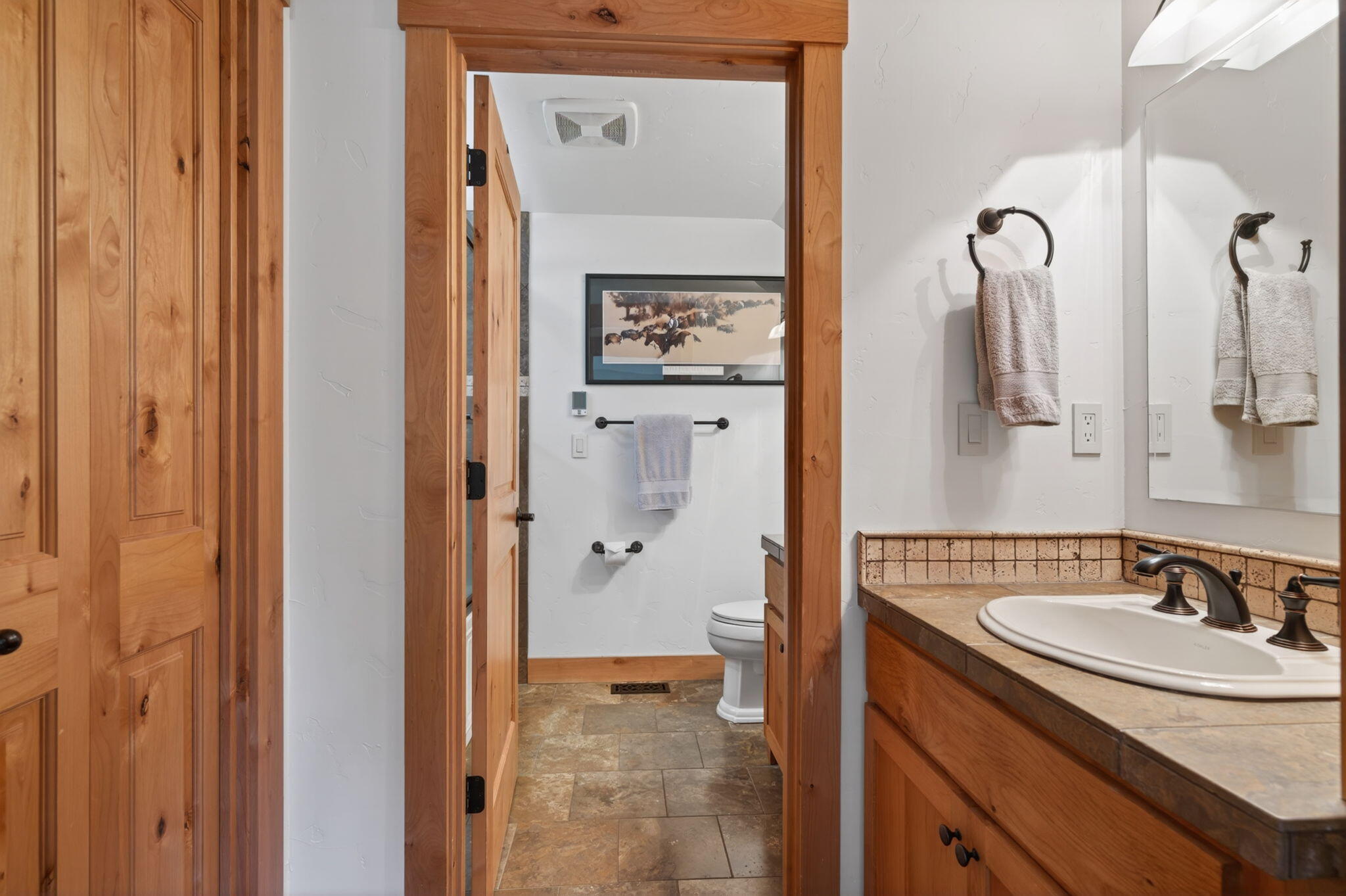 70800 Samphire, Unit RR3 Black Butte Ranch, OR 97759 - Photo 21 of 54 Primary Suite 1 - Bathroom