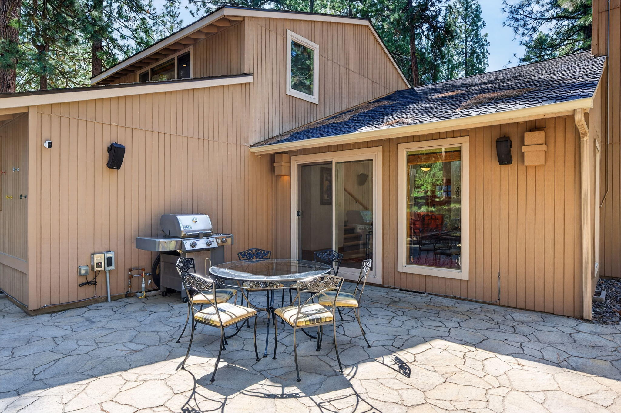 70800 Samphire, Unit RR3 Black Butte Ranch, OR 97759 - Photo 30 of 54 Outdoor Living and Dining - Natural Stone Patio