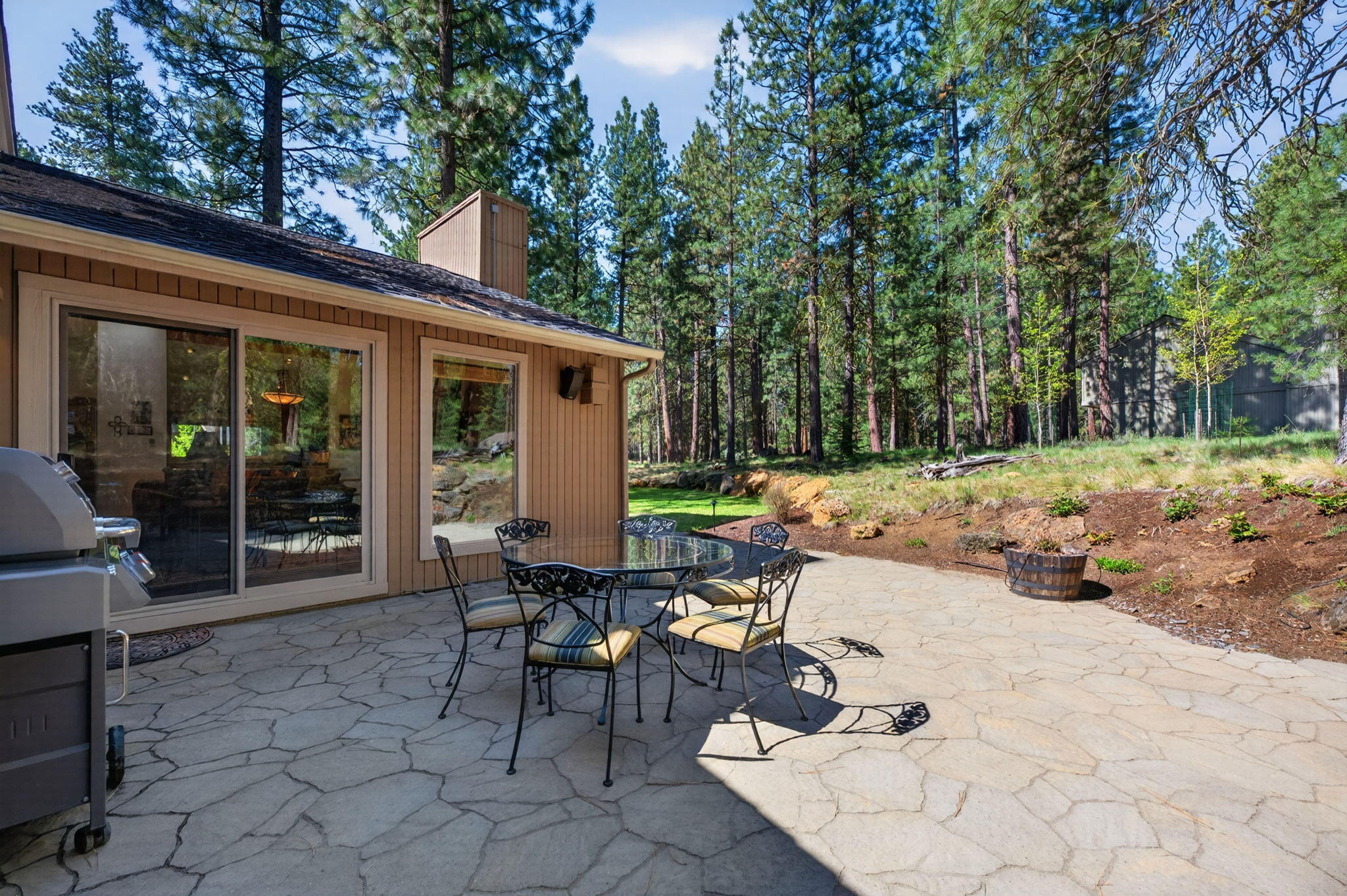 70800 Samphire, Unit RR3 Black Butte Ranch, OR 97759 - Photo 31 of 54 Outdoor Living and Dining - Natural Stone Patio