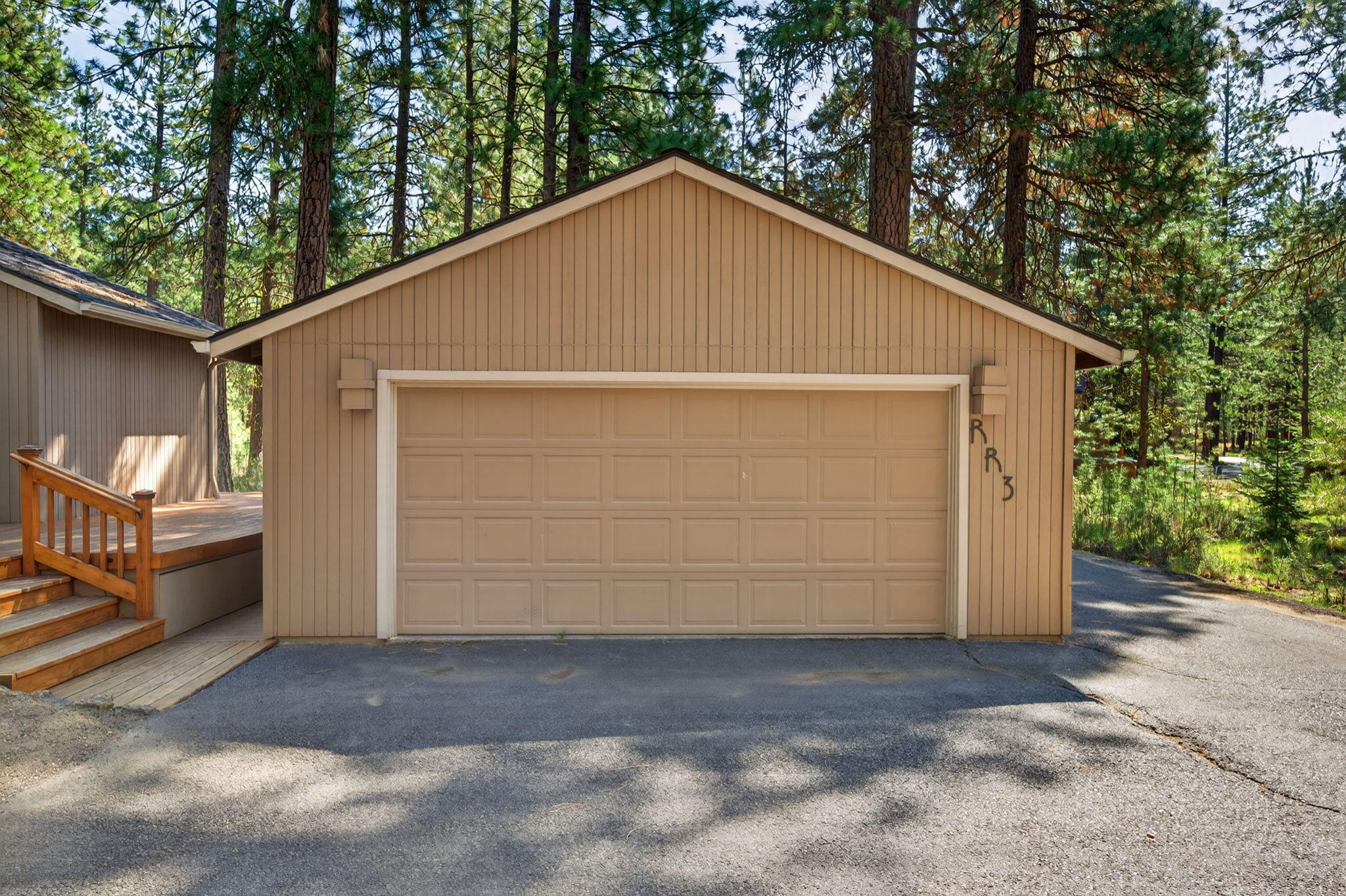 70800 Samphire, Unit RR3 Black Butte Ranch, OR 97759 - Photo 40 of 54 Front of Garage