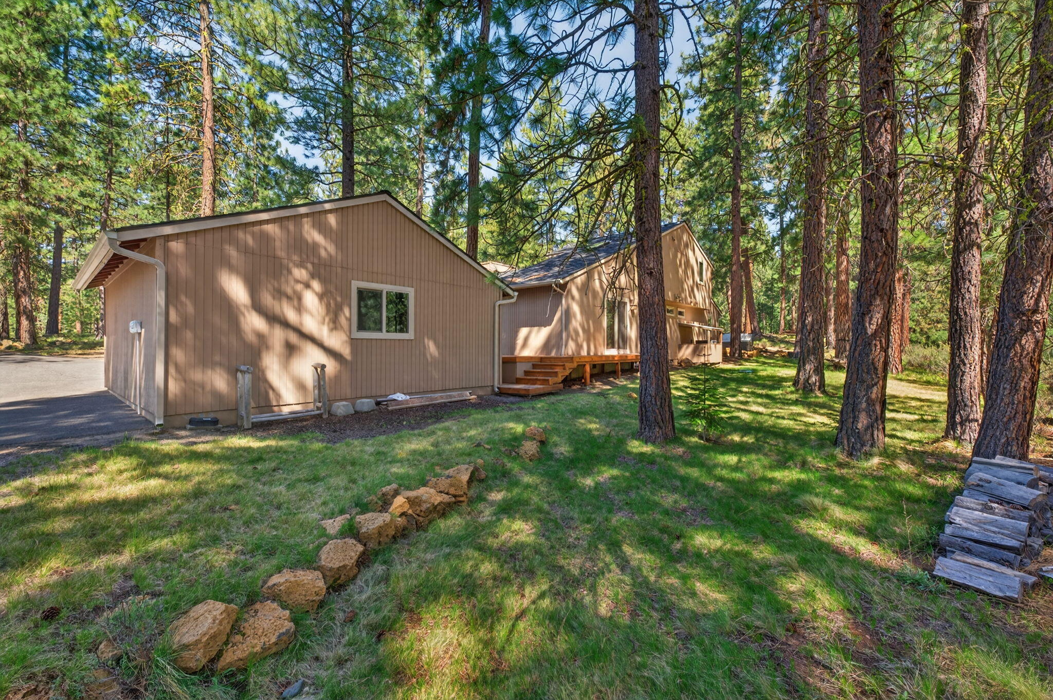 70800 Samphire, Unit RR3 Black Butte Ranch, OR 97759 - Photo 41 of 54 Side Yard