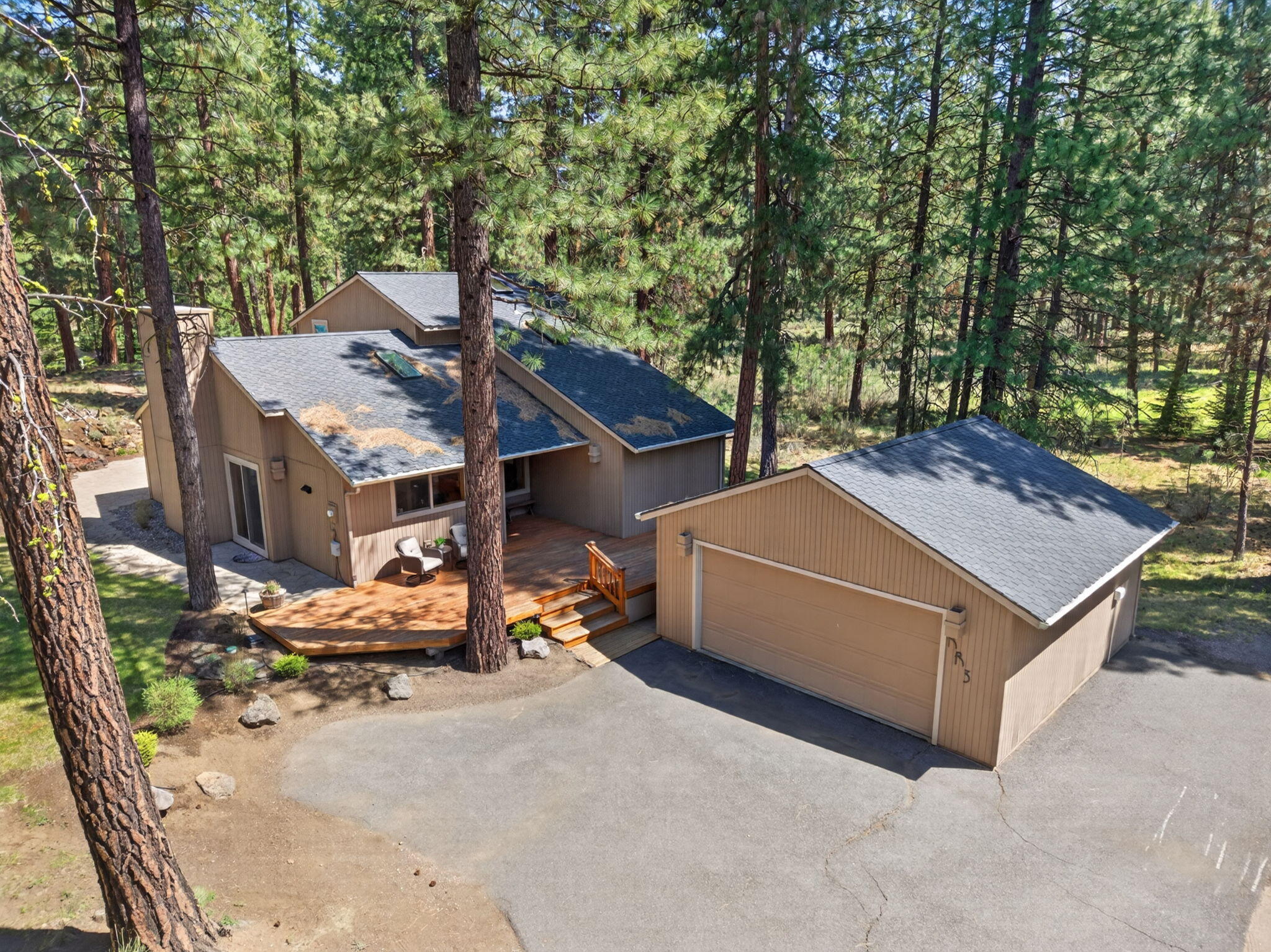 70800 Samphire, Unit RR3 Black Butte Ranch, OR 97759 - Photo 42 of 54 Aerial View - Front