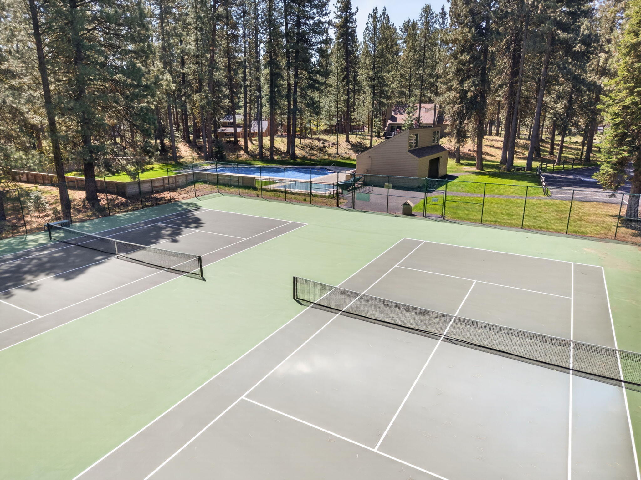 70800 Samphire, Unit RR3 Black Butte Ranch, OR 97759 - Photo 49 of 54 Black Butte Ranch - South Meadow Tennis Courts