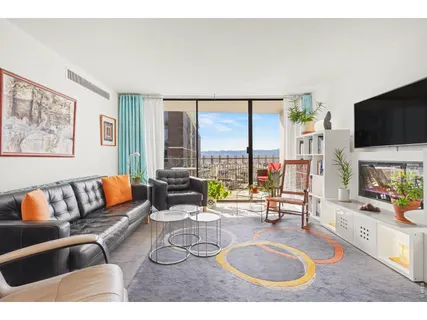 $349,000 | 1020 15th Street, Unit 32L, Denver, CO 80202