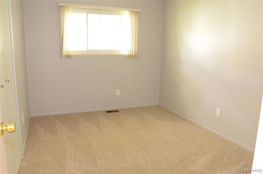 43077 Avon Road Canton, MI 48187 - Photo 35 of 52