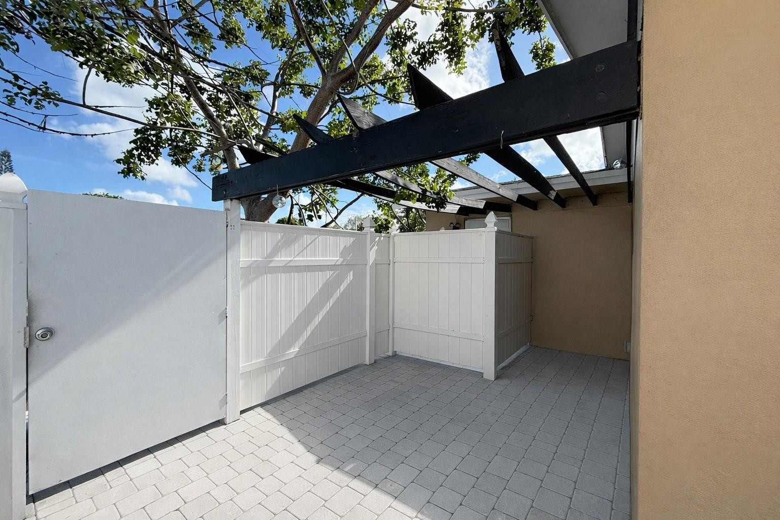 1441 Miami Road, Unit 1 Fort Lauderdale, FL 33316 - Photo 2 of 17 Photo 2