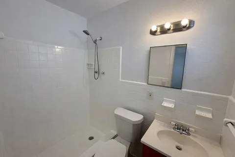 $2,500 | 1441 Miami Road, Unit 1, Fort Lauderdale, FL 33316