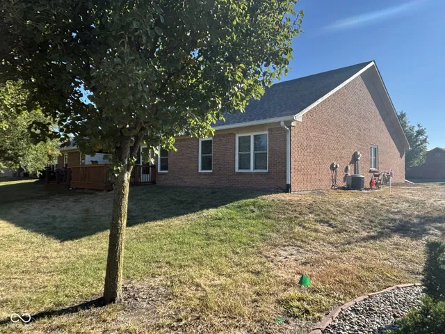 $274,900 | 304 Lakewood Court, Avon, IN 46123