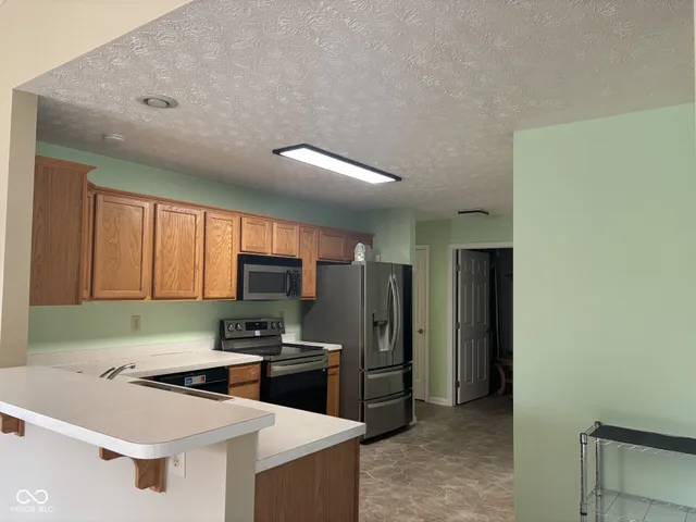 $274,900 | 304 Lakewood Court, Avon, IN 46123