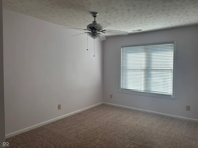 $274,900 | 304 Lakewood Court, Avon, IN 46123