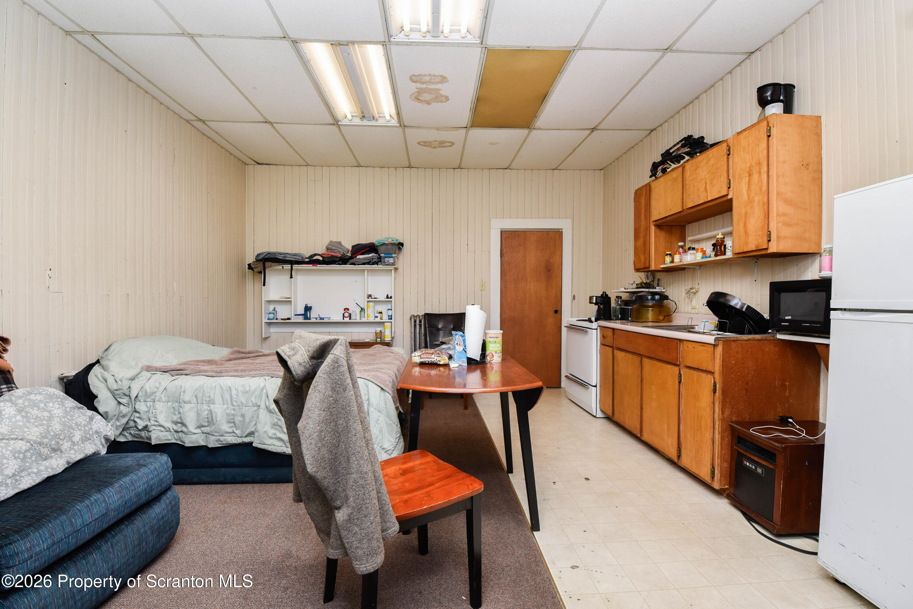 520 Main Street Archbald, PA 18403 - Photo 28 of 47 a room with furniture