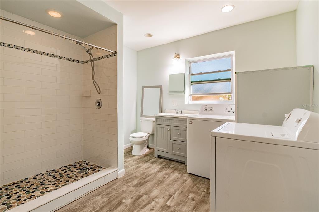 677 Oakwood Drive Dunedin, FL 34698 - Photo 20 of 31