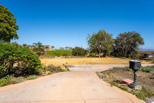 $725,000 | 154 Cerro Crest Drive, Camarillo, CA 93010