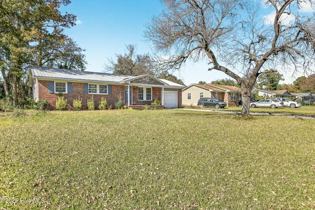 $219,900 | 218 Forest View Drive, Havelock, NC 28532