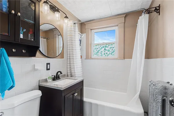 $450,000 | 32 5th Avenue, Woonsocket, RI 02895