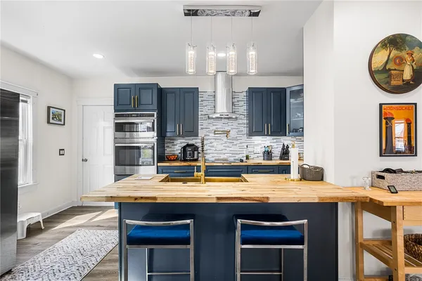 $450,000 | 32 5th Avenue, Woonsocket, RI 02895