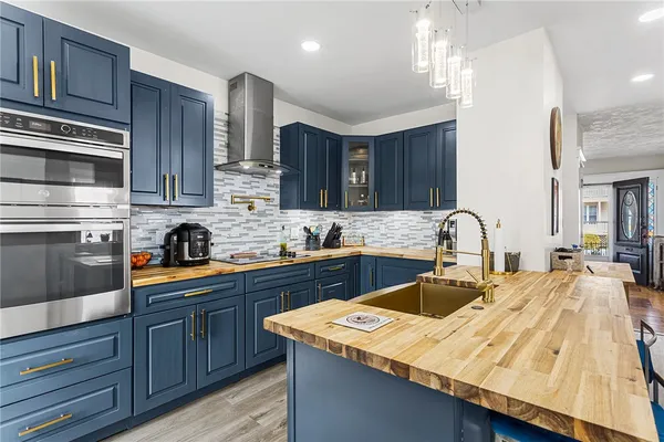 $450,000 | 32 5th Avenue, Woonsocket, RI 02895