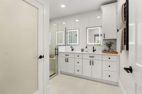 $1,100,000 | 16 Franklin Street, Unit 2401, Salem, MA 01970