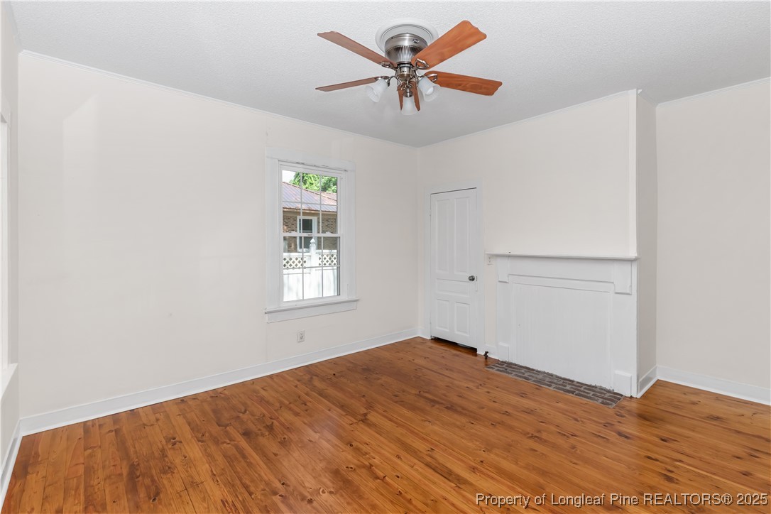726 West M Street Erwin, NC 28339 - Photo 10 of 24 a view of a big room with closet