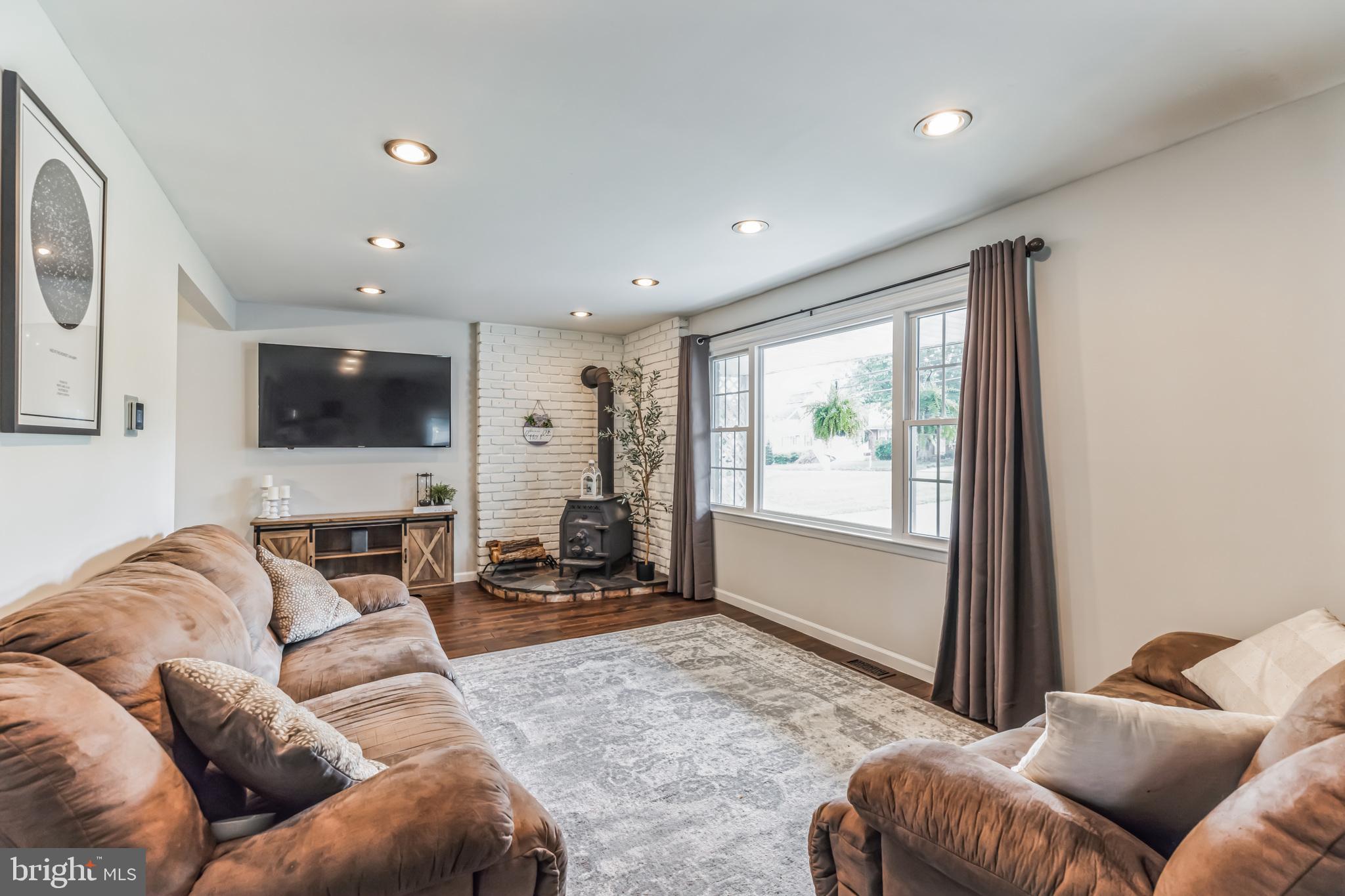 326 Wilson Road Turnersville, NJ 08012 - Photo 4 of 32