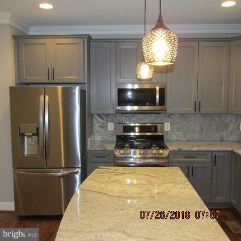 8704 Redman Street Springfield, VA 22153 - Photo 7 of 30 Kitchen