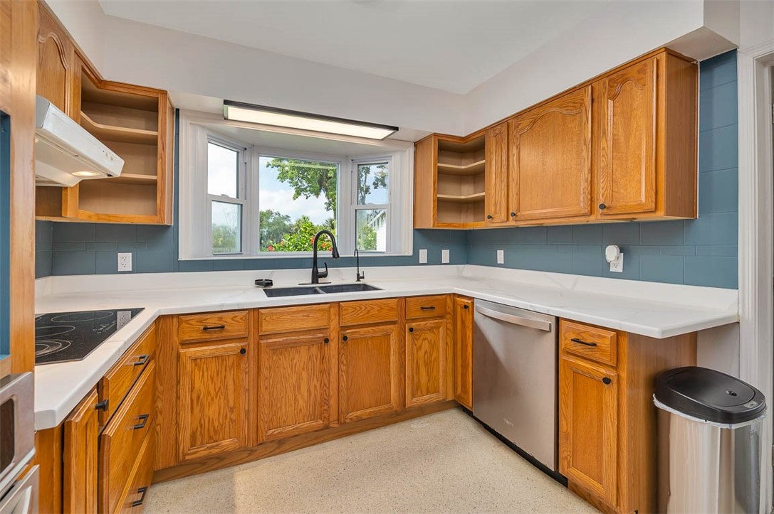 4030 Riverside Drive Brunswick, GA 31520 - Photo 13 of 44