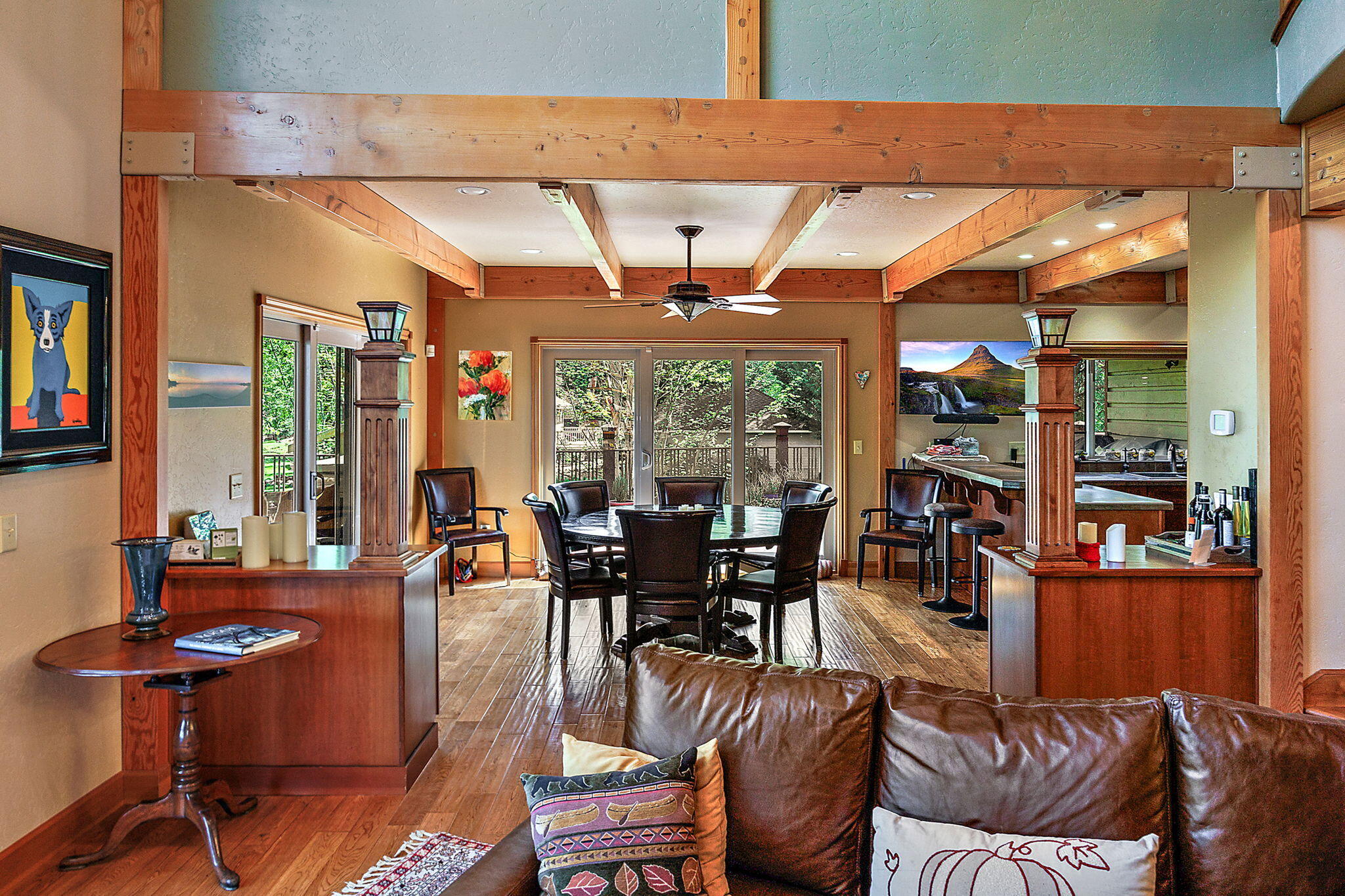 343 Rene Drive Shady Cove, OR 97539 - Photo 14 of 152 Great Room