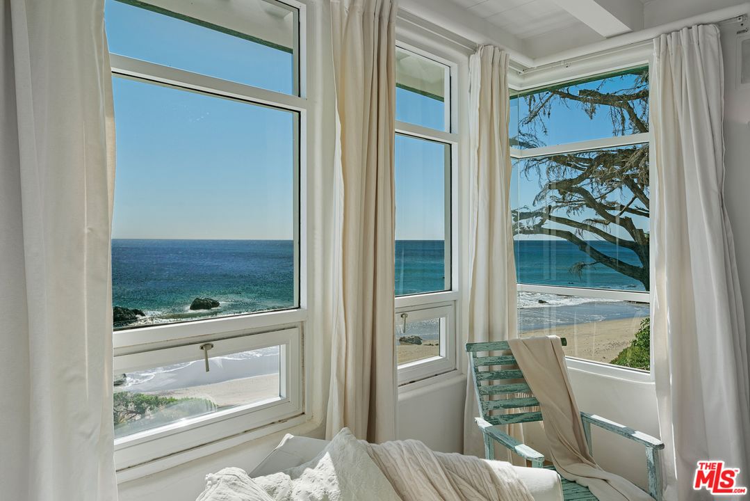 31725 Sea Level Drive Malibu, CA 90265 - Photo 18 of 37