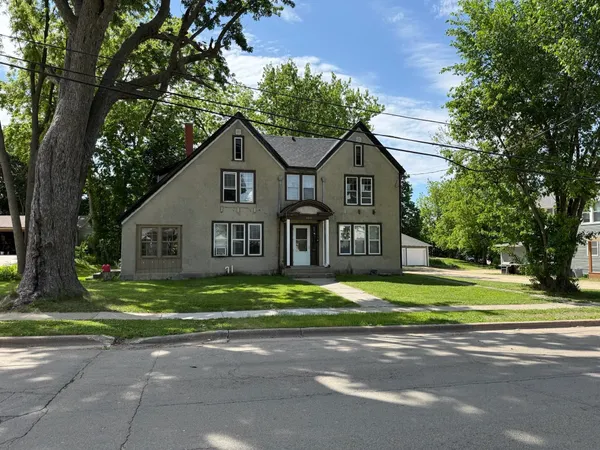 $200,000 | 160 North Hickory Street, Platteville, WI 53818