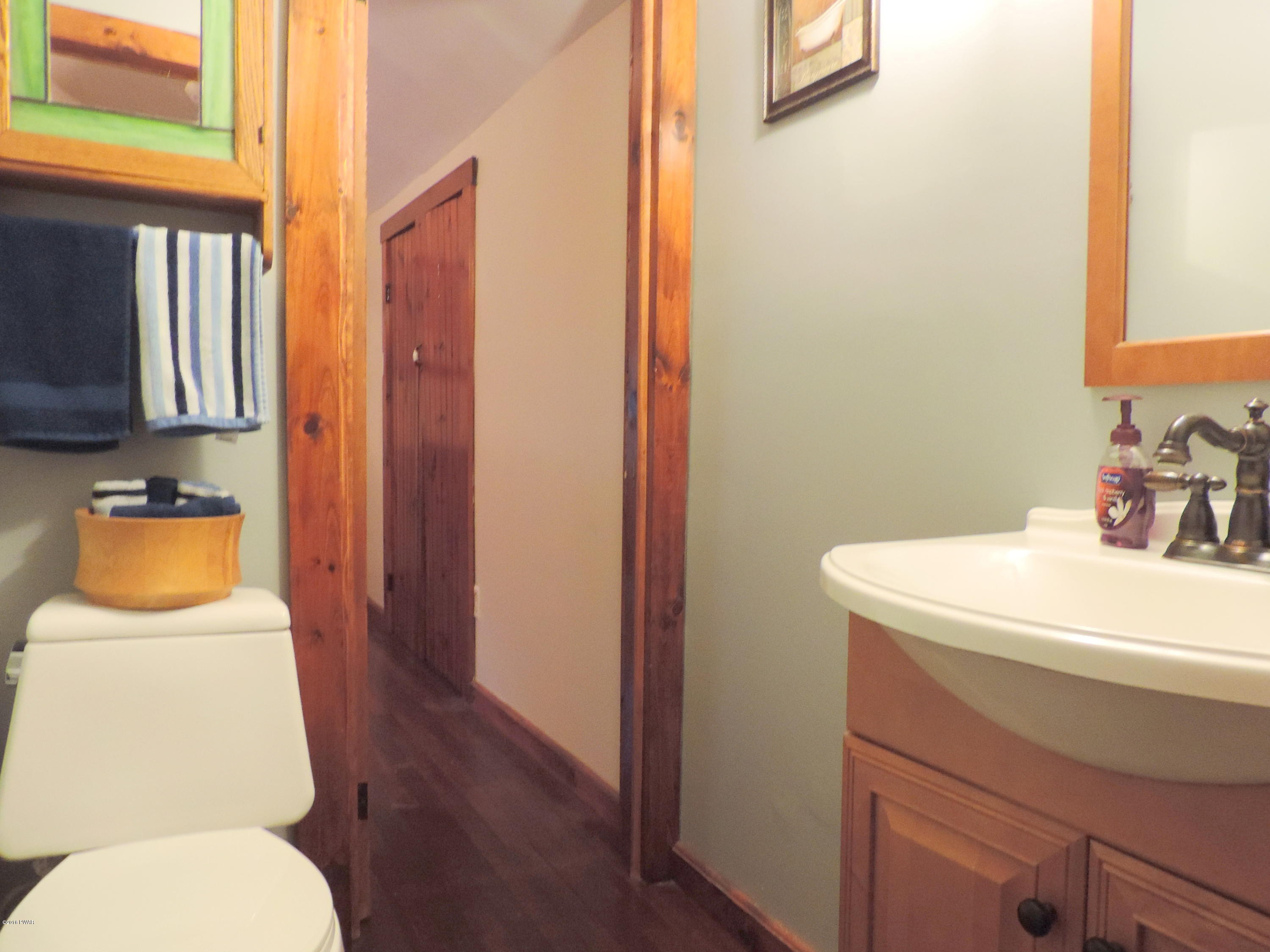 212 Ridge Avenue Hawley, PA 18428 - Photo 26 of 42 2nd Floor Bathroom