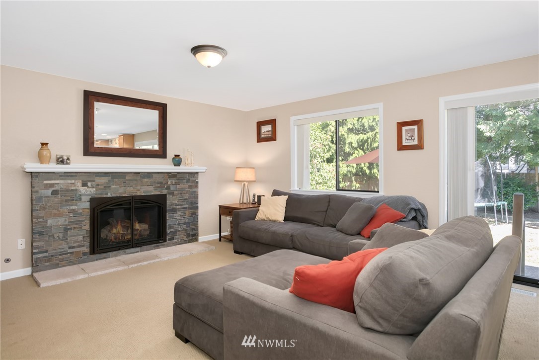 1084 Goat Trail Loop Road Mukilteo, WA 98275 - Photo 5 of 25 Gallery Image 5