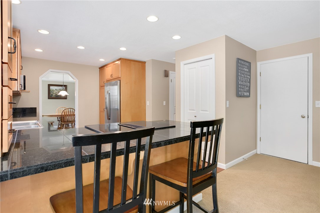 1084 Goat Trail Loop Road Mukilteo, WA 98275 - Photo 8 of 25 Gallery Image 8