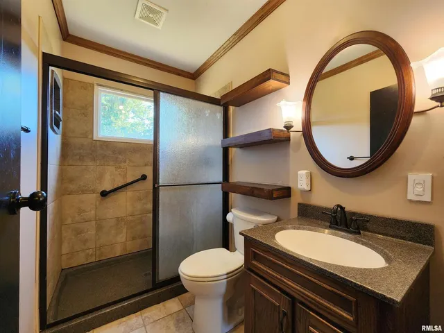 $189,900 | 325 Butler Road, Harrisburg, IL 62946