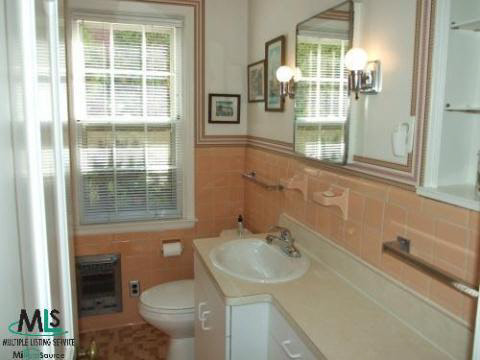350 Stephens Road Grosse Pointe, MI 48236 - Photo 6 of 12 693627-5.JPG