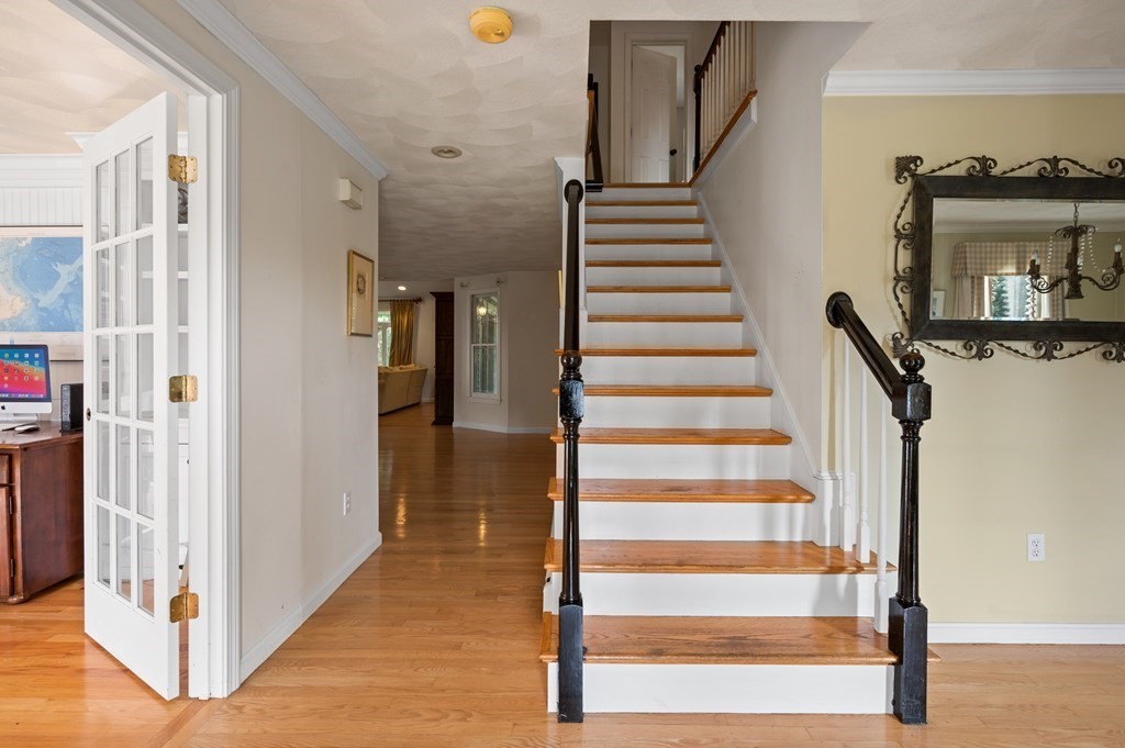 4 Balsam Drive Beverly, MA 01915 - Photo 3 of 34