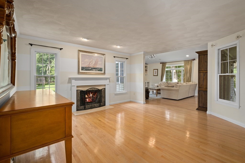 4 Balsam Drive Beverly, MA 01915 - Photo 6 of 34