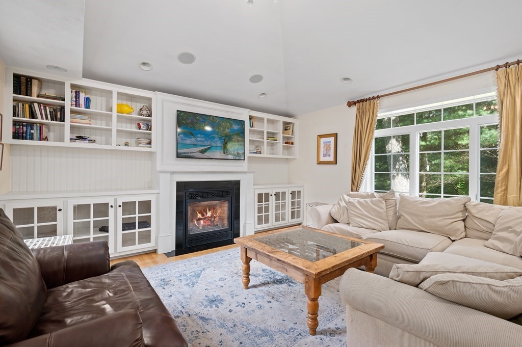 4 Balsam Drive Beverly, MA 01915 - Photo 8 of 34