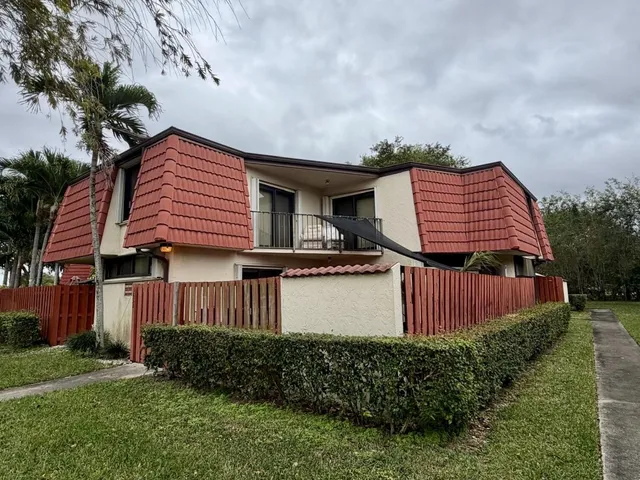 $2,000 | Undisclosed Address, West Palm Beach, FL 33406