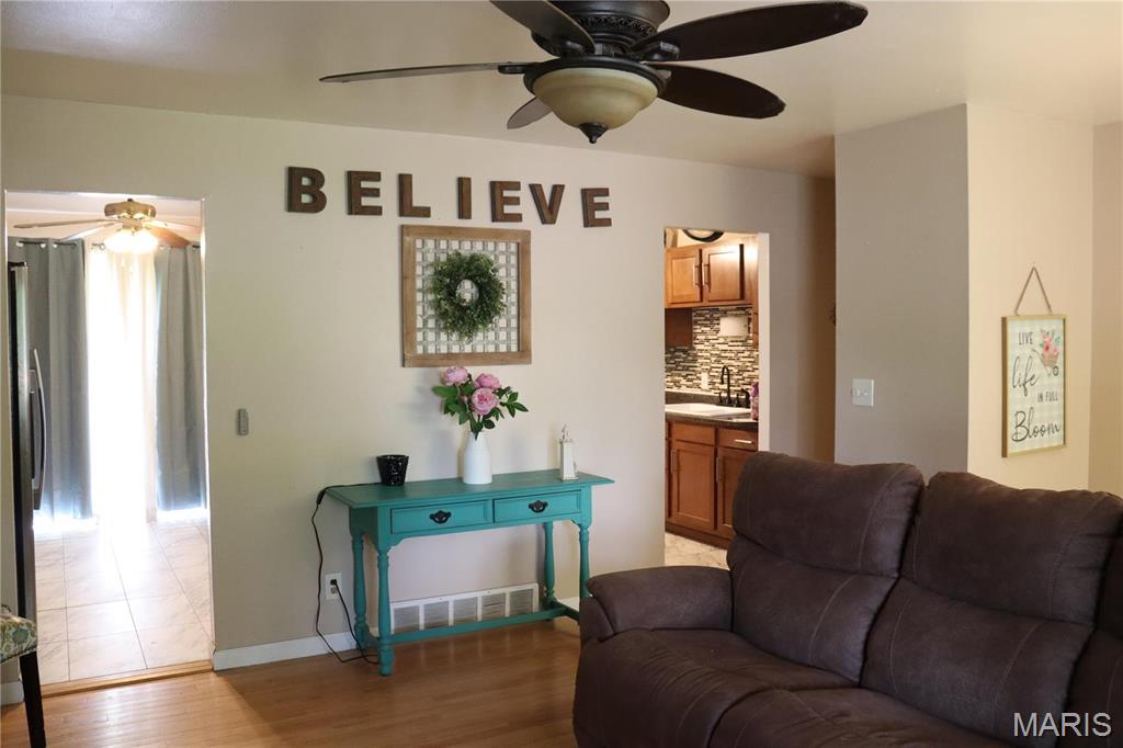 321 Todd Lane Belleville, IL 62221 - Photo 3 of 23