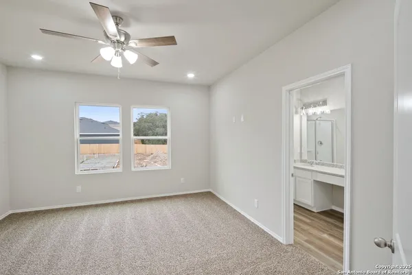 $2,100 | 9193 Dietz Elkhorn Road, Unit 35, Boerne, TX 78015