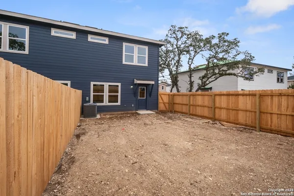 $2,100 | 9193 Dietz Elkhorn Road, Unit 35, Boerne, TX 78015